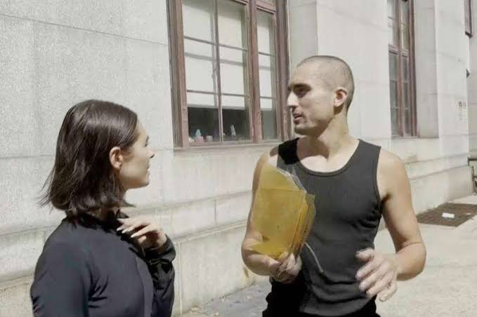Angela Nikolau dhe Ivan Kuznetsov duke dalë nga gjykata e Manhattanit. Source: The Durango Herald